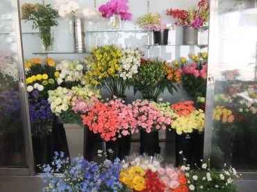 「フラワーショップヨコチ」　（愛知県名古屋市天白区）の花屋店舗写真2